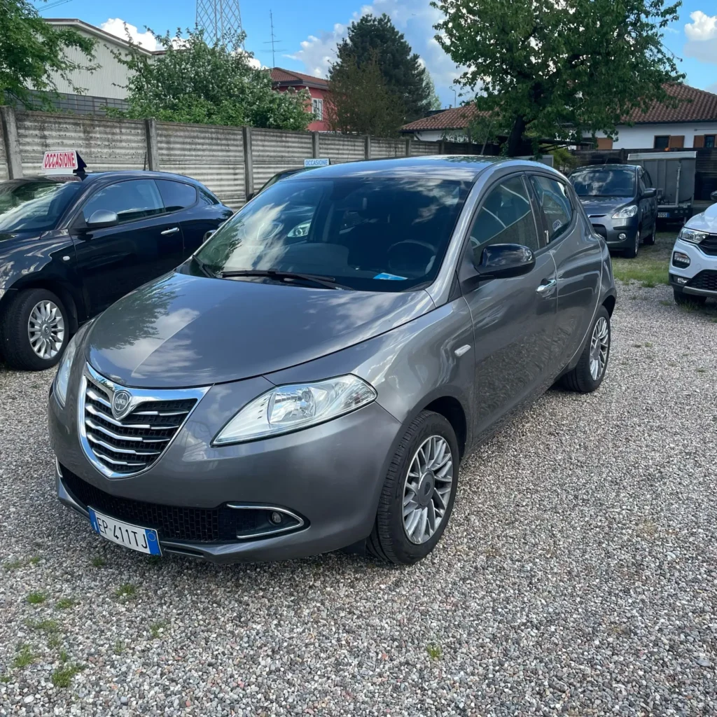 Lancia Ypsilon MomoDesign