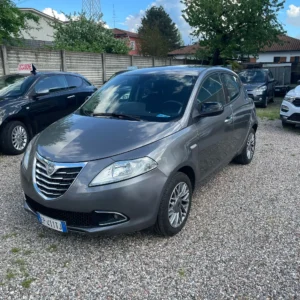 Lancia Ypsilon MomoDesign