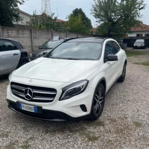 Mercedes Benz GLA 180